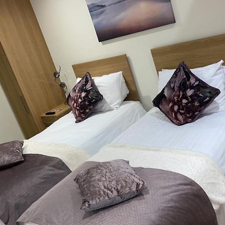 The Armada Inn Armoy ภายนอก รูปภาพ
