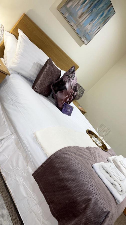 The Armada Inn Armoy ภายนอก รูปภาพ