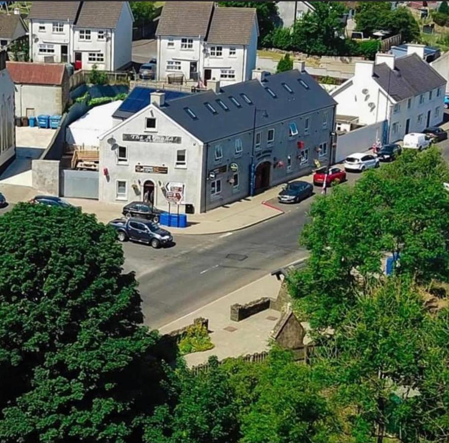 The Armada Inn Armoy ภายนอก รูปภาพ