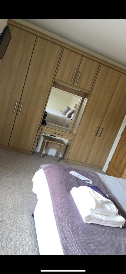 The Armada Inn Armoy ภายนอก รูปภาพ